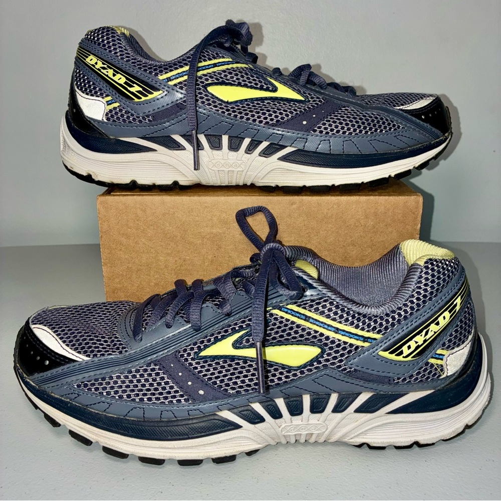 Brooks Women’s Dyad 7 Running Shoes Size 11 Medium